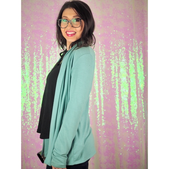 SOLD DKNY Light Teal Seafoam Lightweight Cardigan - Picture 3 of 7